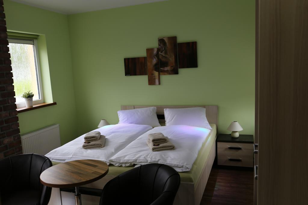 Apartment Pension Stark ฟรันทิชโกวี ลาซเน ภายนอก รูปภาพ