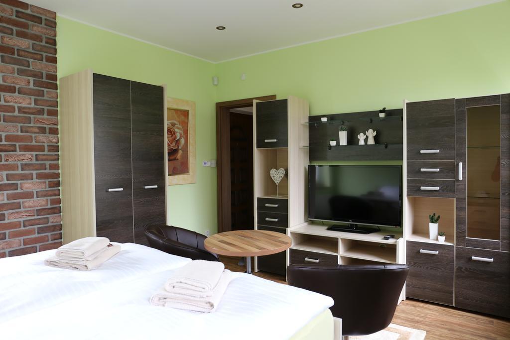 Apartment Pension Stark ฟรันทิชโกวี ลาซเน ภายนอก รูปภาพ